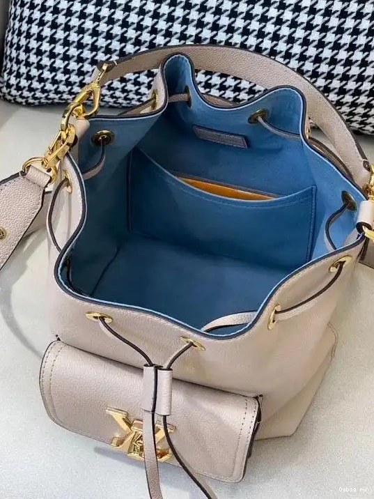 LOCKME LOUIS BUCKET VUITTON 0626